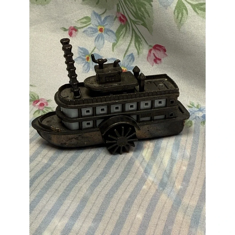 Vintage Mark Twain Riverboat Diecast Metal Pencil Sharpener Steamboat 3.5